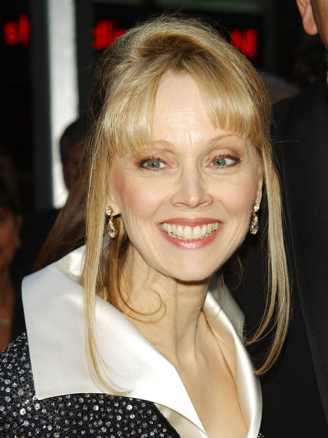 How tall is Shelley Long?